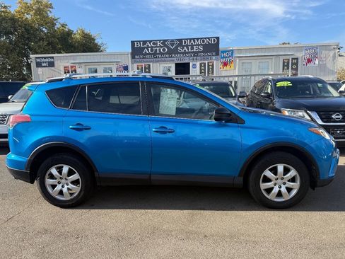 Used 2016 Toyota RAV4 LE AWD/4WD image 9