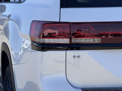 New 2026 Volkswagen Atlas Peak Edition AWD/4WD image 13