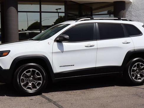 Used 2021 Jeep Cherokee Trailhawk w/ Premium Leather Package AWD/4WD image 7