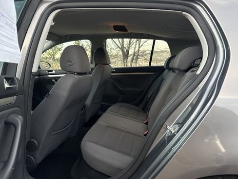 Used 2008 Volkswagen Rabbit S image 19