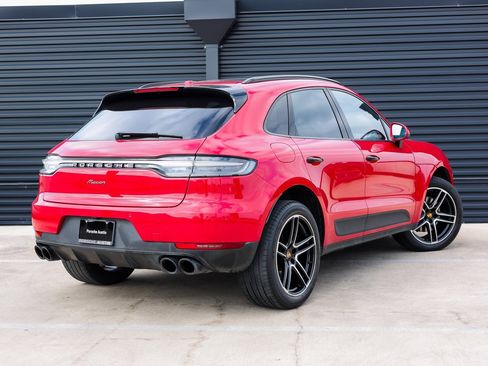 Certified 2021 Porsche Macan image 7
