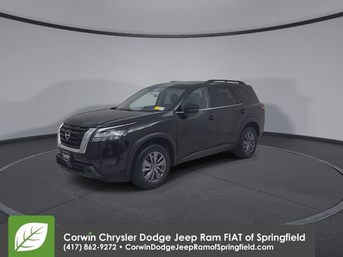 Used 2025 Nissan Pathfinder SV FWD image 7
