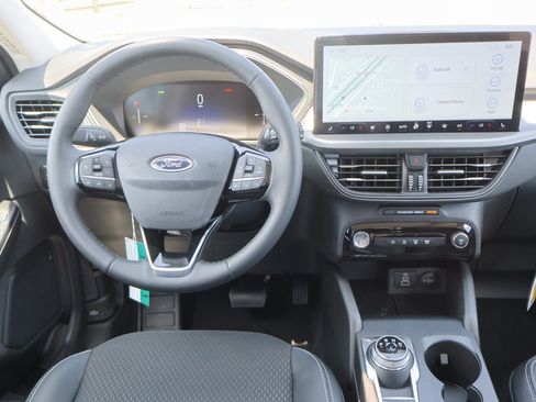 New 2025 Ford Escape SE image 30