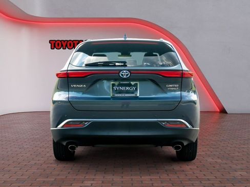 Used 2021 Toyota Venza Limited AWD/4WD image 7