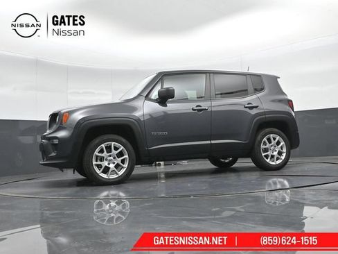 Used 2023 Jeep Renegade Latitude AWD/4WD image 40