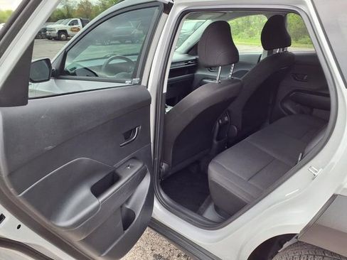 Used 2025 Hyundai Kona SEL FWD image 80