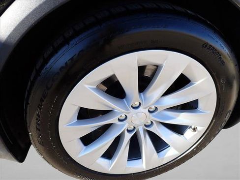 Used 2018 Tesla Model X 75D image 5