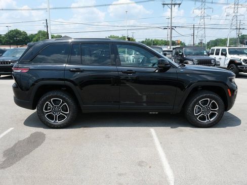 Used 2024 Jeep Grand Cherokee Trailhawk w/ Luxury Tech Group III AWD/4WD image 2