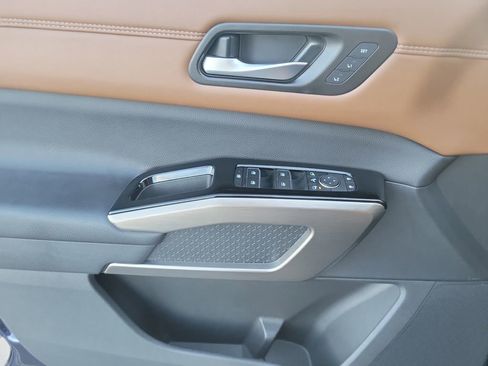 Used 2025 Nissan Pathfinder Platinum w/ Cargo Package image 15