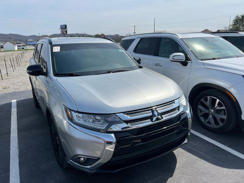 Used 2018 Mitsubishi Outlander SEL image 1