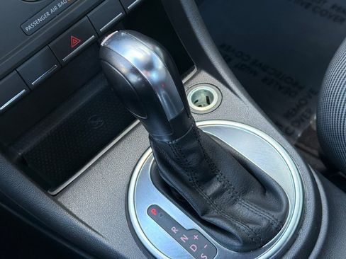 Used 2012 Volkswagen Beetle 2.5 image 25