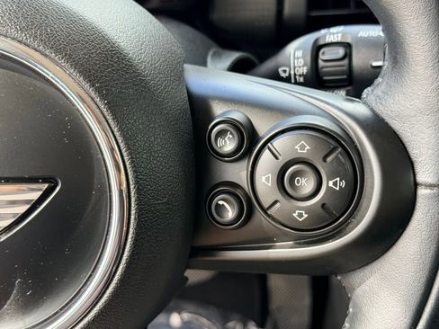 Used 2017 MINI Cooper 4-Door Hardtop image 27