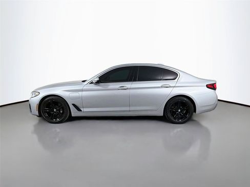 Used 2021 BMW 530e w/ Convenience Package RWD image 8