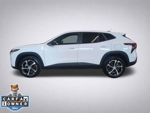 Used 2024 Chevrolet Trax RS FWD image 7