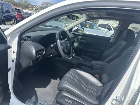 Used 2023 Honda HR-V EX-L image 6