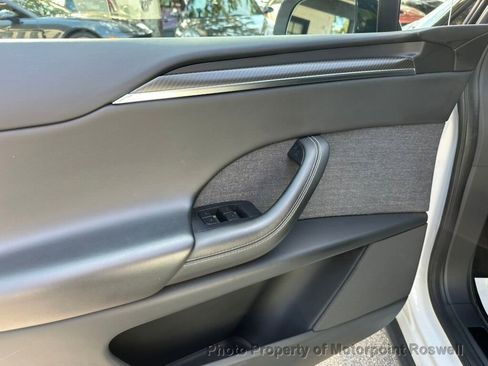 Used 2023 Tesla Model X Plaid image 9