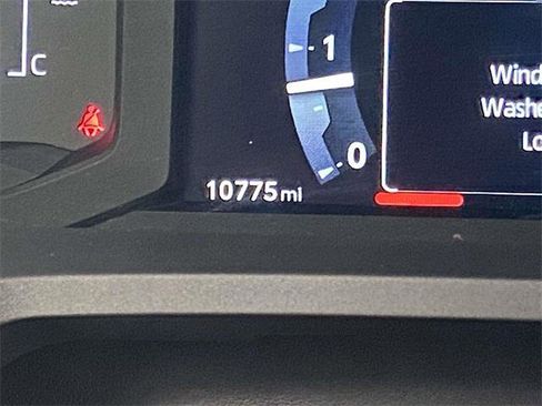 Certified 2024 Toyota Tacoma SR image 33