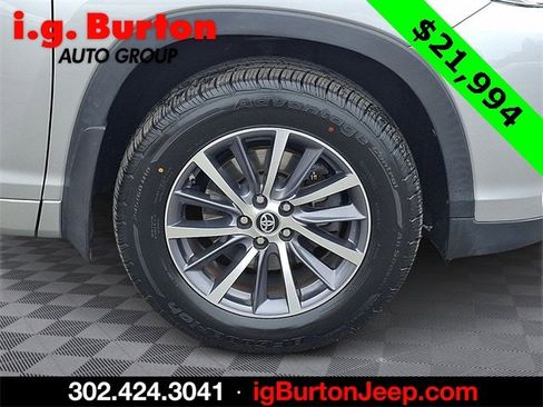 Used 2017 Toyota Highlander XLE image 8