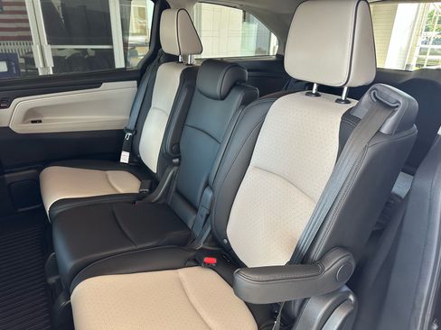 Used 2025 Honda Odyssey Elite image 22