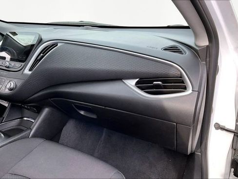 Used 2024 Chevrolet Malibu LT image 18