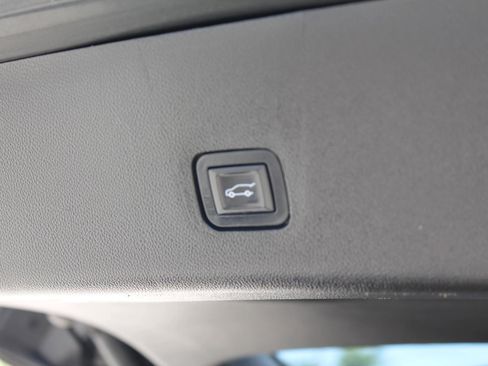 Used 2019 Chevrolet Traverse LT AWD/4WD image 19