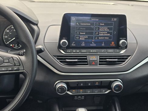 Certified 2025 Nissan Altima 2.5 S FWD image 16