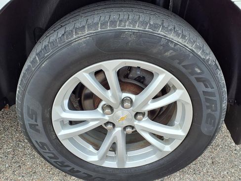 Used 2017 Chevrolet Equinox LT w/ Convenience Package FWD image 9