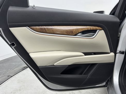 Used 2019 Cadillac XTS Luxury image 27