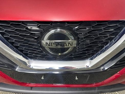 Used 2022 Nissan Rogue Sport SV w/ Technology Package image 9