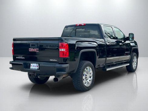 Used 2018 GMC Sierra 2500 Denali w/ Duramax Plus Package AWD/4WD image 5