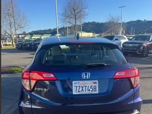 Used 2017 Honda HR-V LX image 7
