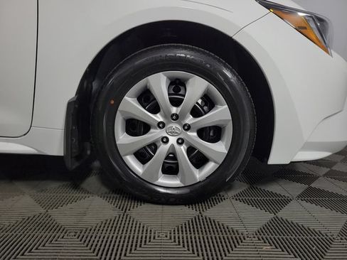 Used 2026 Toyota Corolla LE FWD image 11