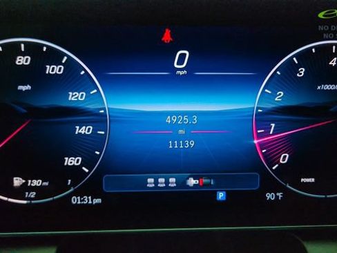 Used 2025 Mercedes-Benz GLC 300 4MATIC image 41