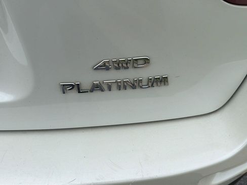 Used 2018 Nissan Pathfinder Platinum AWD/4WD image 42