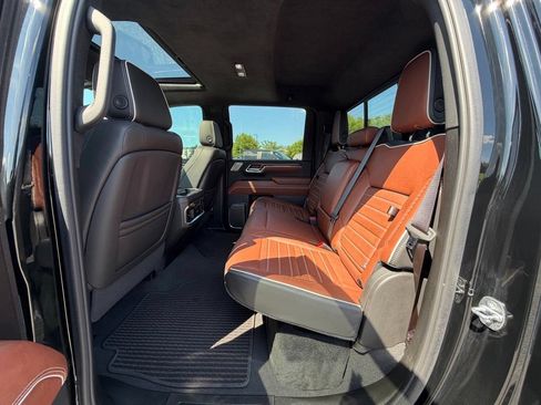 Used 2024 GMC Sierra 3500 Denali Ultimate AWD/4WD image 7