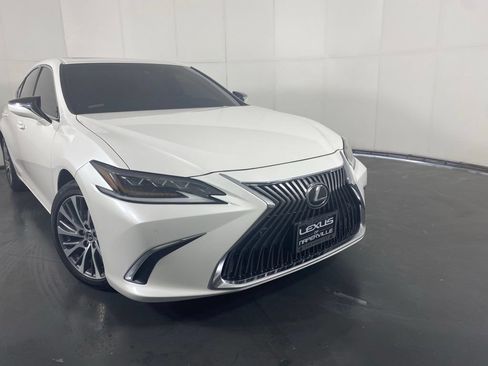 Used 2019 Lexus ES 350 w/ Accessory Package 2 FWD image 3
