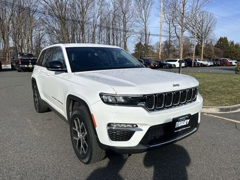 Certified 2023 Jeep Grand Cherokee Limited AWD/4WD image 2