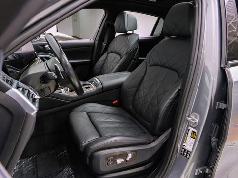 Used 2025 BMW X6 xDrive40i AWD/4WD image 36