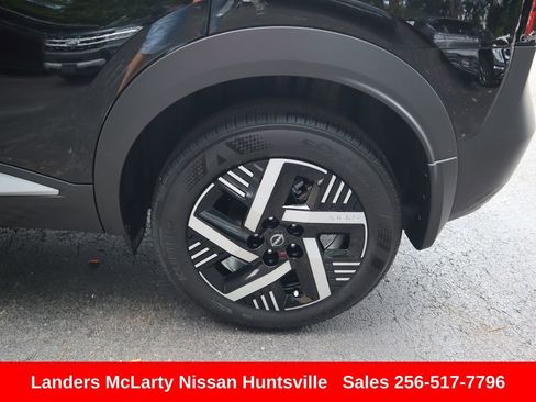 Used 2025 Nissan Kicks SV image 12