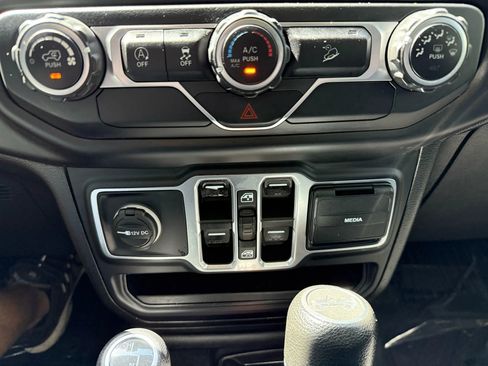 Used 2020 Jeep Wrangler Unlimited Sport S image 26