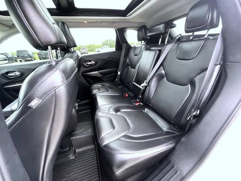 Used 2021 Jeep Cherokee Limited AWD/4WD image 20