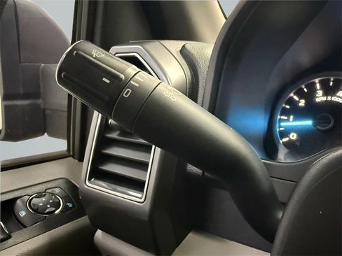 Used 2018 Ford F150 XLT w/ Equipment Group 302A Luxury image 14