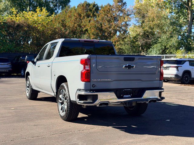 Used 2024 Chevrolet Silverado 1500 LT AWD/4WD image 6