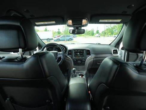 Used 2018 Jeep Grand Cherokee Altitude RWD image 24