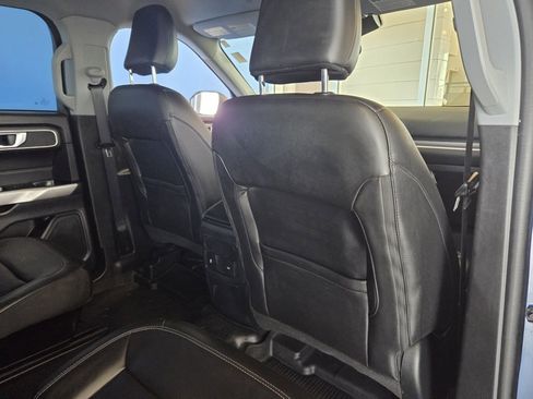 Used 2023 Ford Explorer XLT w/ Equipment Group 202A image 25