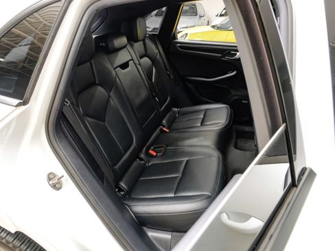 Used 2024 Porsche Macan w/ Premium Plus Package AWD/4WD image 37