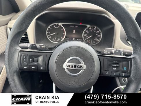 Used 2021 Nissan Rogue SV image 25