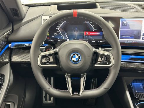 Used 2025 BMW i5 M60 w/ Premium Package image 12