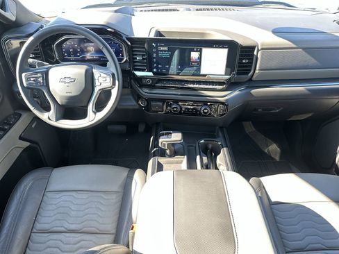 Used 2025 Chevrolet Silverado 1500 ZR2 w/ Technology Package image 18