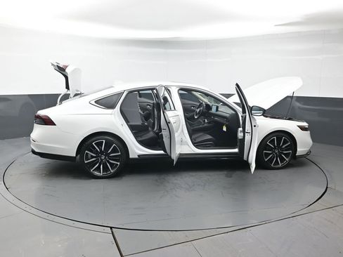 Used 2024 Honda Accord Touring image 47
